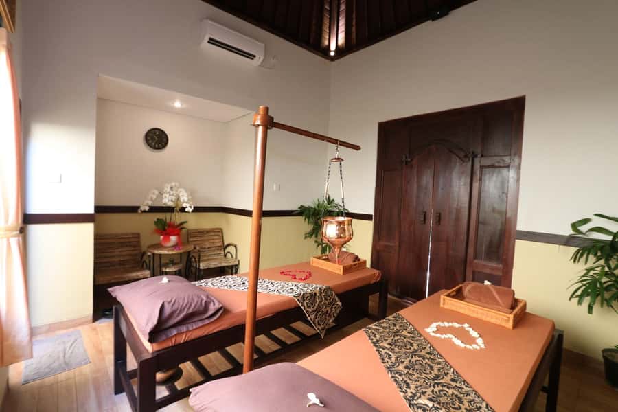 Nusa Dua: 2-Hour Luxury Warm Stone Massage Spa Treatment - Languages and communication: getting what you want