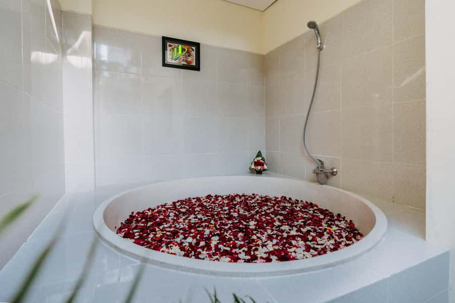 Nusa Dua: Traditional Lulur Massage & Spa Treatment - Lulur Scrub, Yogurt Moisturizer, and the Flower Bath Finish
