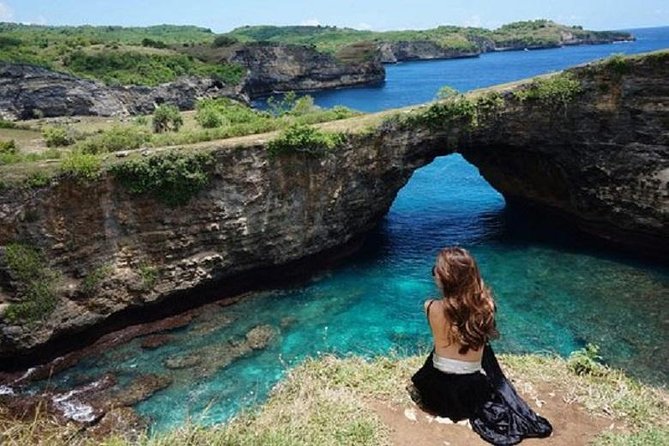Nusa Penida One Day Trip with All-inclusive - Kelingking Beach viewpoint: the iconic T-rex shape trap