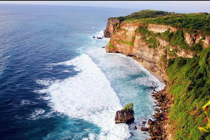 Padang-padang Beach and Kecak Firedance at Uluwatu Temple - Temple Practicalities: What to Expect Beyond the Show