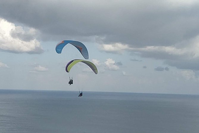 Paragliding Bali at Uluwatu Cliff with Photos/Videos - Gear, safety, and the pilot experience
