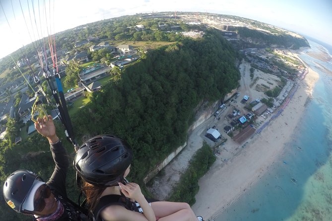 Paragliding Bali Nusa Dua cliff with Free Photo/Videos - Bali Paragliding from Jimbaran: What Makes This Flight Worth It