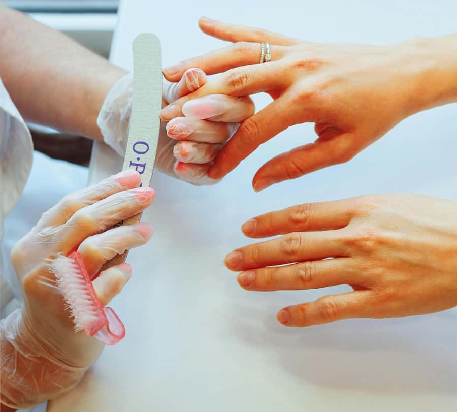 Pedicure Manicure With Nail Polish Home Services - What happens during the 1-hour session: hands, feet, color