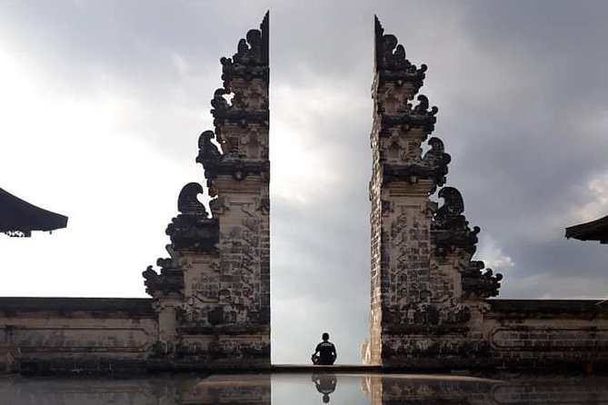 Private 4-Day Tours - Best Bali Tours Package - Best of Bali Highlights - Day 1: Puseh Batuan Temple, Tohpati arts, coffee tasting, Tegalalang, and the Monkey Forest