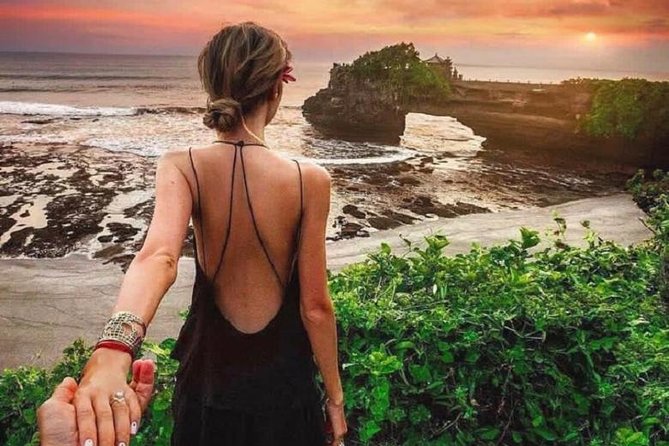 Private Full-Day Tour Jatiluwih Rice Terrace and Tanah Lot Temple - Stop 3: Tanah Lot Temple and the rock-island setting