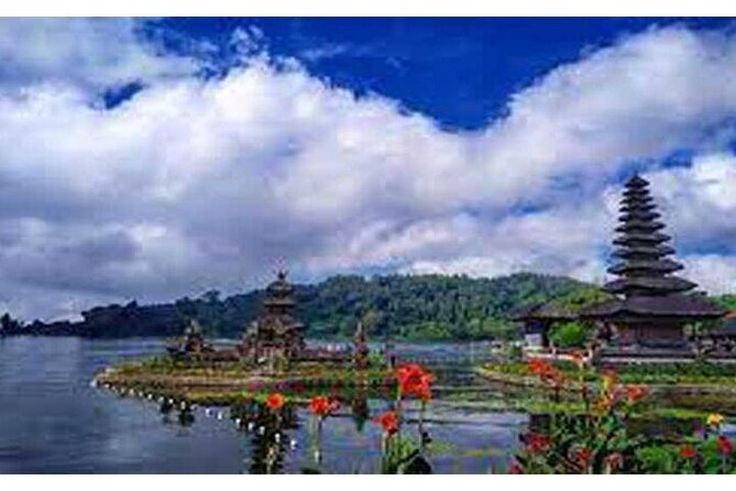 Private Tour Bali Swing & Visiting Temples in Bali - Ulun Danu Beratan: Lake Views and a Temple Complex at Bedugul