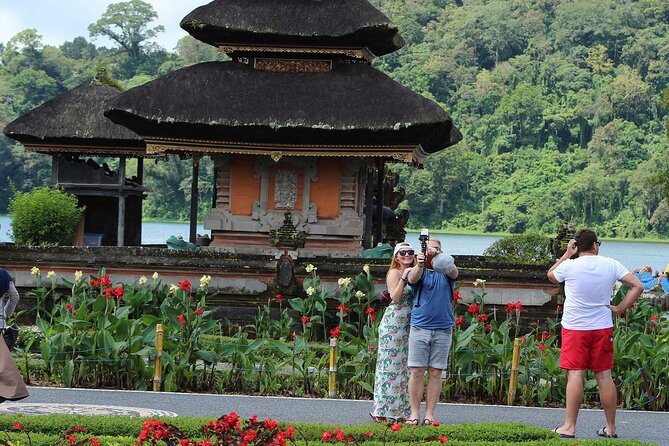 Private Tour: Bali Temple and Countryside Tour - Ulun Danu Bratan Temple by the lake: the iconic final stop