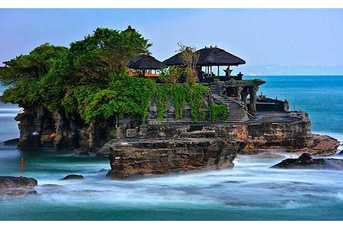 Private Tour Bedugul Temple-Jatiluwih-Taman Ayun&Tanah Lot Sunset - Stop 3: Tanah Lot sunset—temple drama on the coast