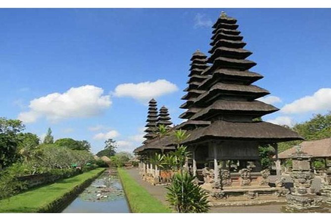 Private Tour Bedugul Temple-Jatiluwih-Taman Ayun&Tanah Lot Sunset - Stop 4: Taman Ayun Temple in Mengwi—fish ponds and multi-level style