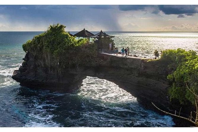 Private Tour Bedugul Temple-Jatiluwih-Taman Ayun&Tanah Lot Sunset - The driver as your translator and on-the-ground guide