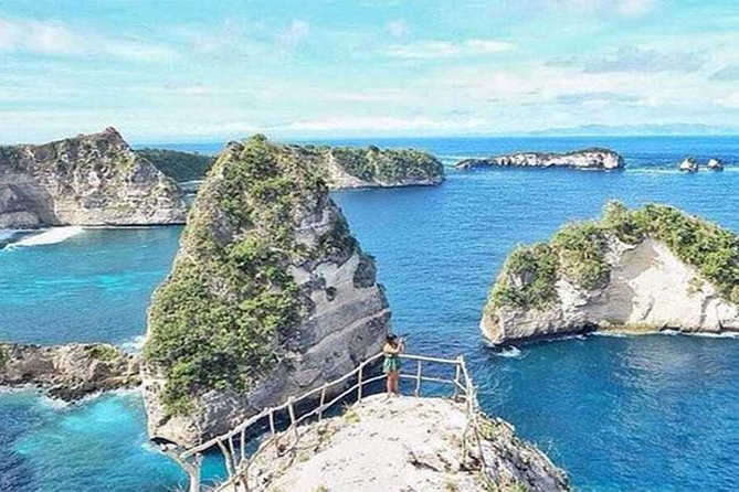 Private tour : East of Nusa Penida Day Tour All-inclusive - Atuh Beach: Where Tides Shape the Rock Show