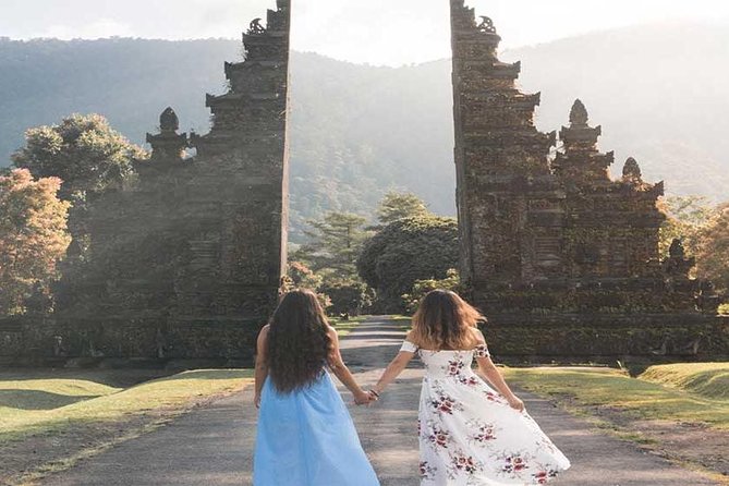 Private Tour: Ulun Danu Temple-Handara Gate-Wana Giri Hill&Tanah Lot Sunset - Stop 2: Wanagiri Hidden Hill Bali for misty mountain views