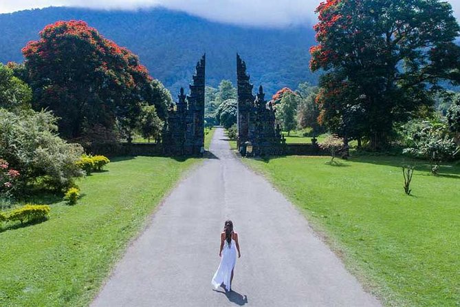 Private Tour: Ulun Danu Temple-Handara Gate-Wana Giri Hill&Tanah Lot Sunset - Stop 4: Taman Ayun Temple as a short cultural reset