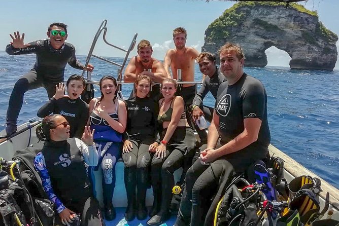 Scuba Diving in Nusa Penida - Manta Point - Neptune SCUBA center prep: equipment checks and short training