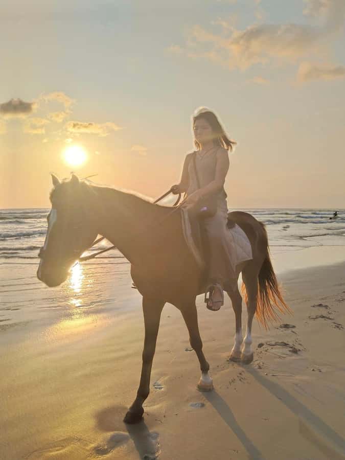 Seminyak Beach Horse Riding Experience - Timing: why an 8am session can feel better
