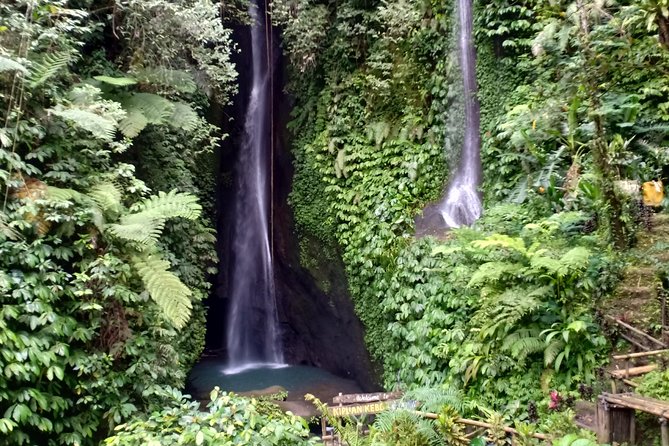 Solo or Group Tour - 10 Hours, 5 Persons Max - Getting picked up and meeting Henni Feronica at 8:00 am
