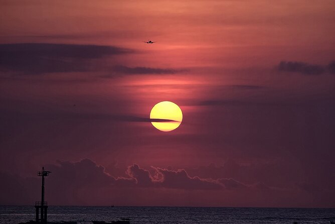 South Bali Beach Tour, Uluwatu Sunset Kecak Fire Dance & Seafood Barbeque Dinner - Padang Padang Beach: The White-Sand Stop You’ll Want to Slow Down At