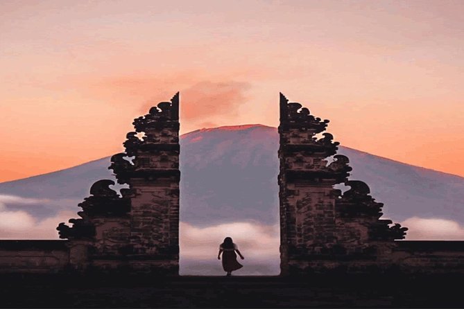 Sunrise At The Gate Of Heaven Lempuyang Bali - Why the 3:00 AM pickup at Lempuyang Temple is the whole point