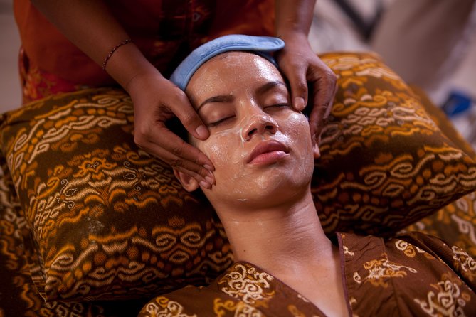 Sweet Dream Couple Treatment by ANJALI SPA - Flower-Strewn Milk Jacuzzi: The Romantic Finish (With 15 Minutes to Savor It)