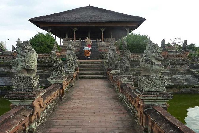Tour: Besakih Temple-Kintamani Volcano-Water temple&Rice Terrace - Tirta Empul: the holy spring water temple (and how to act there)