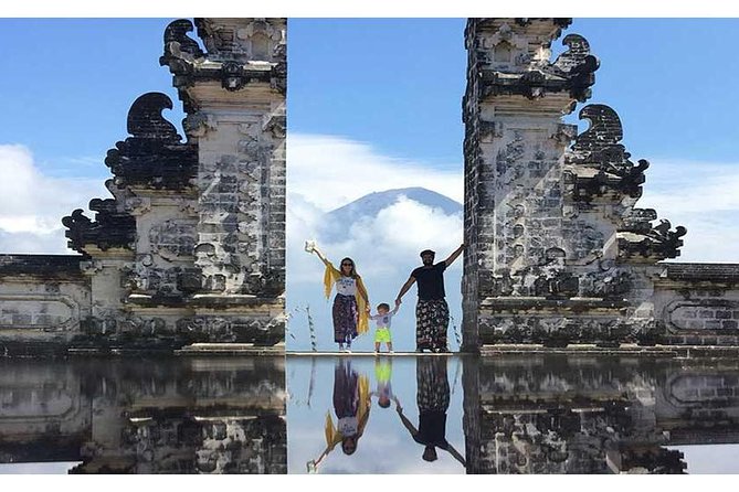 Tour Gate of Heaven at Lempuyang Temple - Blue Lagoon Snorkeling with lunch - Lempuyang Temple: a famous gate, and yes, you may wait