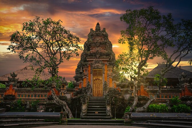 Ubud Iconic Full Day Tour Monkey Forest Rice Terraces Waterfalls - Tegenungan Waterfall: a cool, green finish
