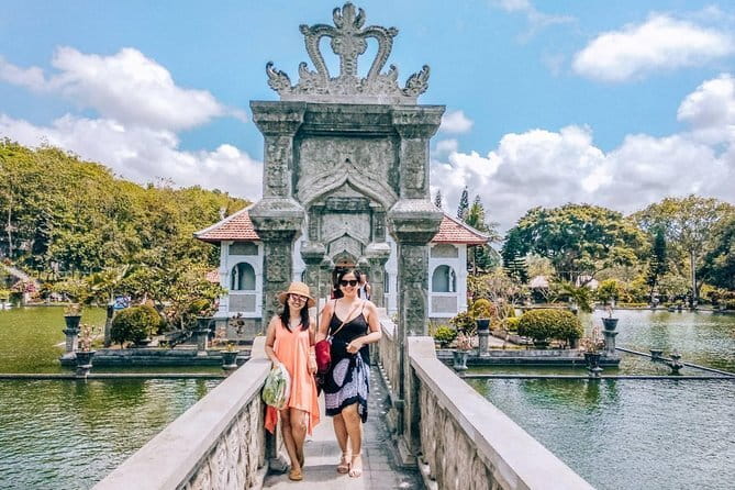 Ubud Private Tour From Cruise Port Benoa Bali All Inclusive - Lodtunduh coffee and Tegenungan Falls: a short nature payoff