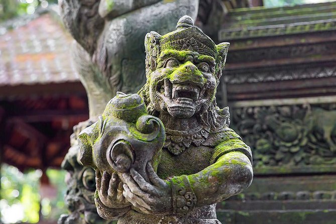 Ubud Sacred Monkey Forest & Art Village Tour - Stop 2: Mas wood-carving center and what makes the village style work