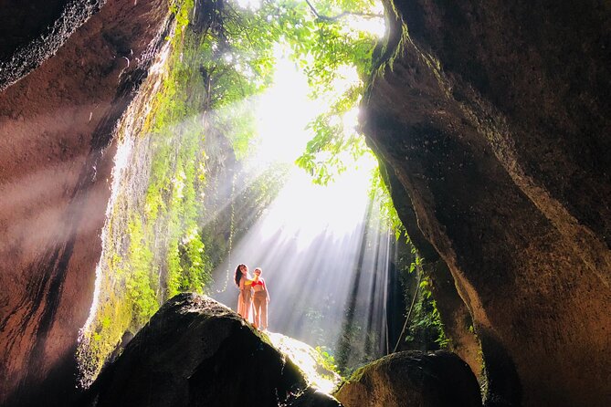 Ubud Temples, Waterfalls, Rice Terraces & Balinese Culture - Timing and weather: why guides like Jeling and Gede matter
