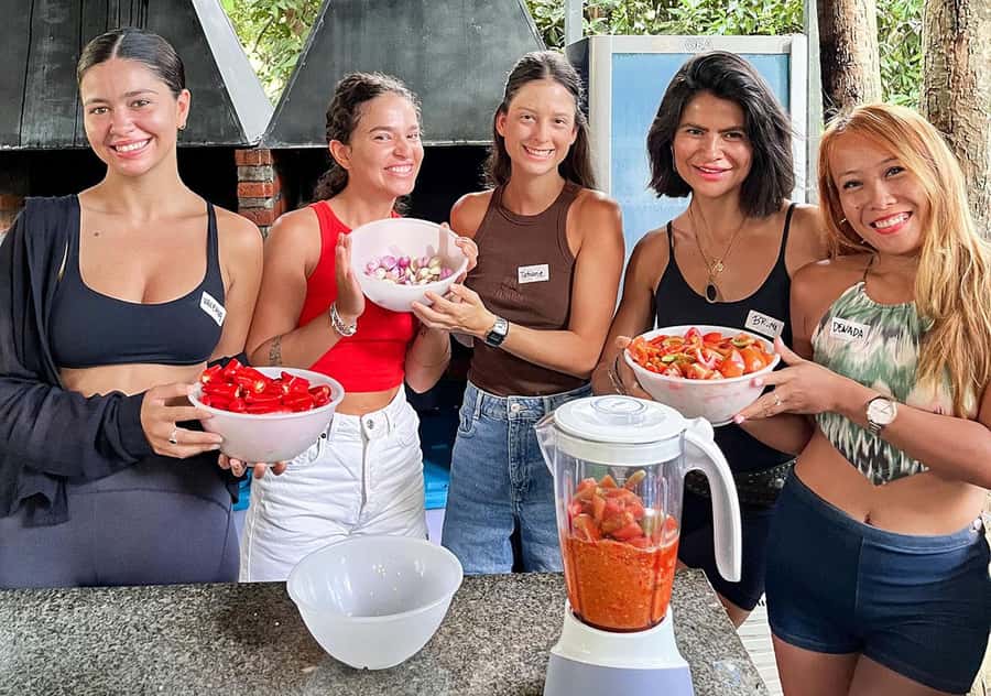 Uluwatu Bali: Lets Cook 180 Meals for underprivileged Locals - You’ll Meet Like-Minded People Who Actually Show Up to Help