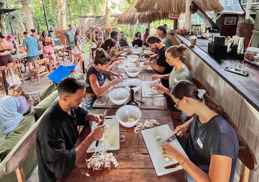 Uluwatu Bali: Lets Cook 180 Meals for underprivileged Locals - The 150-Minute Flow: Chopping, Frying, and Wrapping Nasi Bungkus