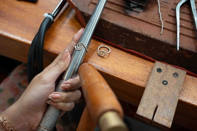 Uluwatu Silver Class: A Unique Jewelry-Making Experience in Bali - Where it fits on your Uluwatu trip day