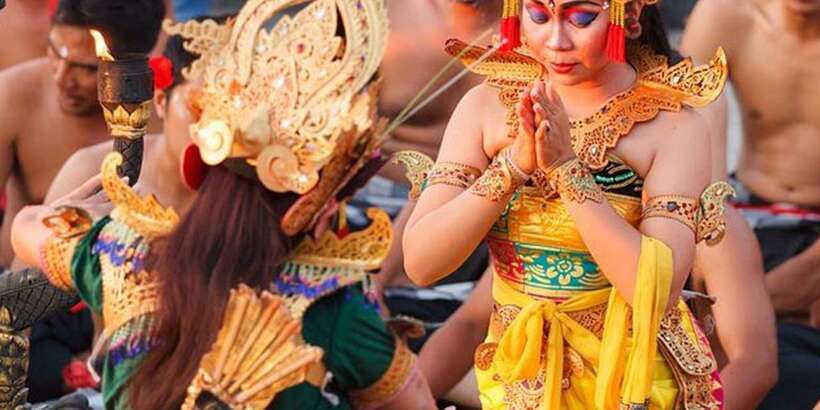 Uluwatu Temple : Sunset and Kecak Fire Dance / Private tour - Why Uluwatu Temple at sunset is the main event