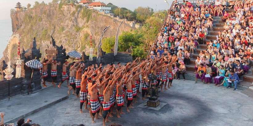 Uluwatu Temple : Sunset and Kecak Fire Dance / Private tour - The cliff viewpoints: what you’ll notice once you’re there