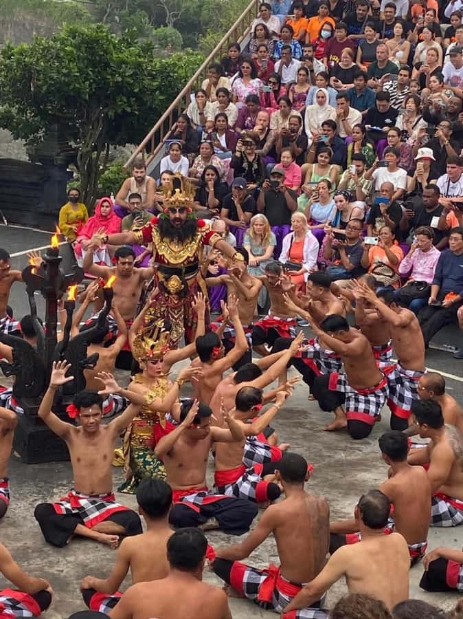 Uluwatu: Temple Sunset, Kecak Dance & Jimbaran Dinner - Quick Hits Before You Go