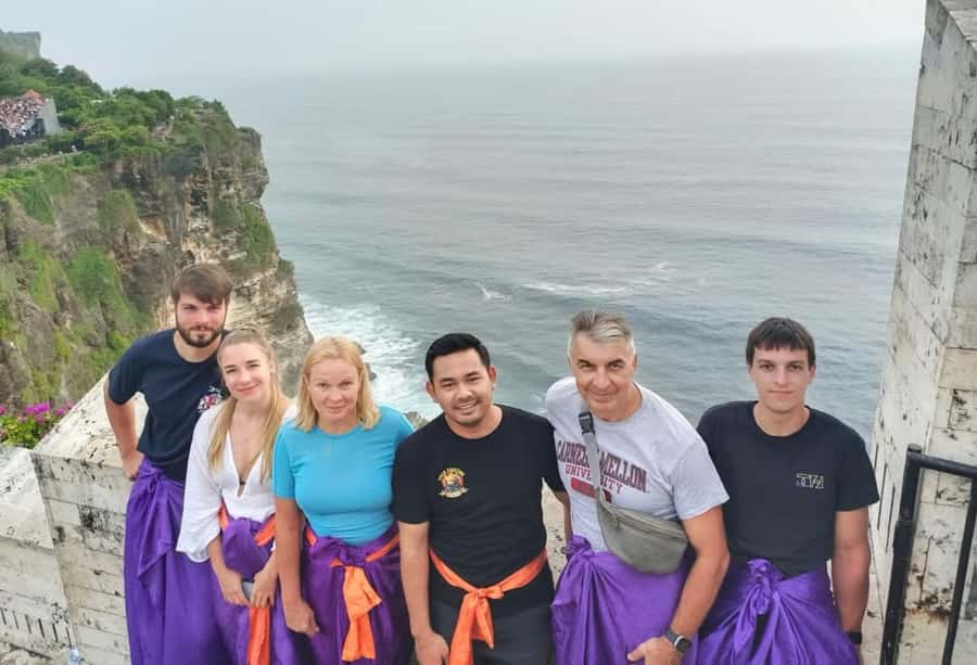 Uluwatu: Temple Sunset, Kecak Dance & Jimbaran Dinner - Kecak Fire Dance at Night: How the Evening Shifts