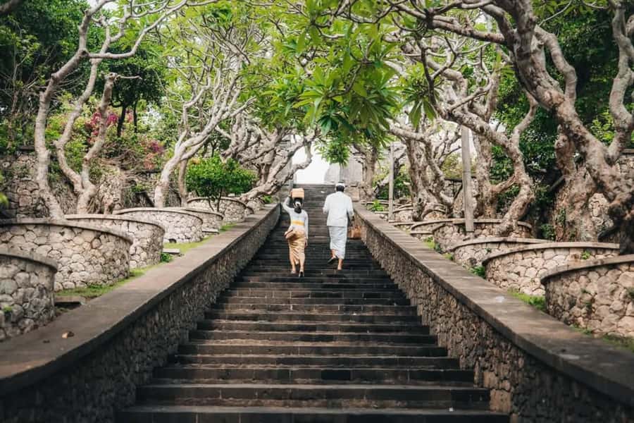 Uluwatu: Temple Sunset, Kecak Dance & Jimbaran Dinner - Comfort, Timing, and Real-World Logistics (Bring These Things)