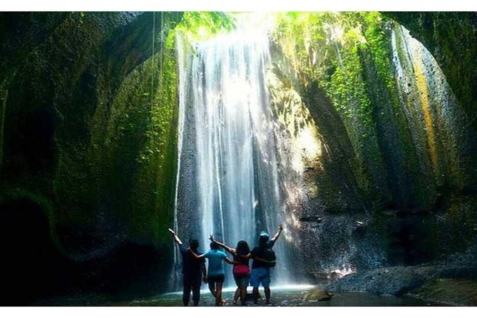 Waterfall Tour:Tegenungan-Kanto Lampo-Tukad Cepung and Tibumana- Free transport - Stop 1: Tegenungan Waterfall for Swimming and a Classic Ubud Base
