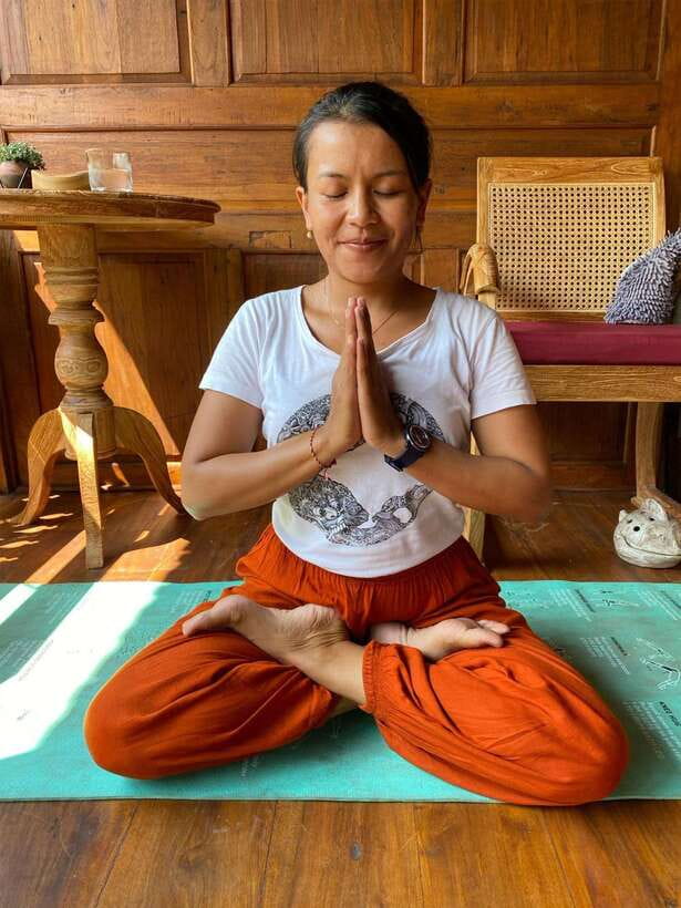 Yoga Class Experience With Home Services - What Happens During the 1-Hour Home Session